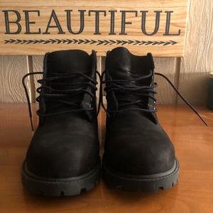 Black Mono Timberland Boots 🖤